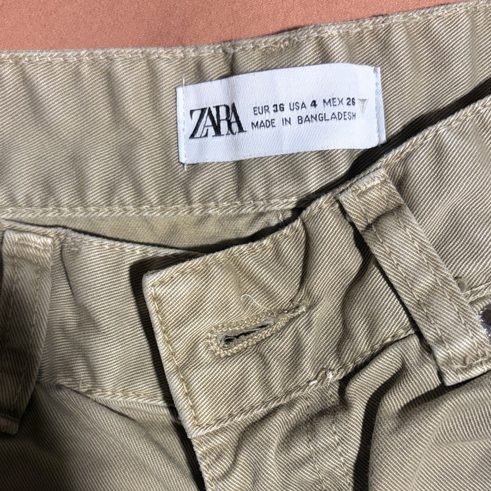 Zara Women’s Cargo Khaki Pants